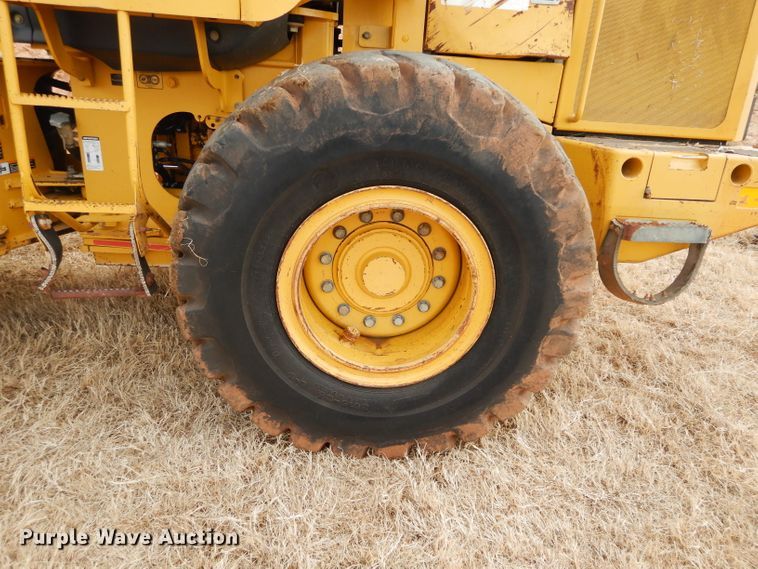 image for item GF9922 2006 John Deere 444J wheel loader