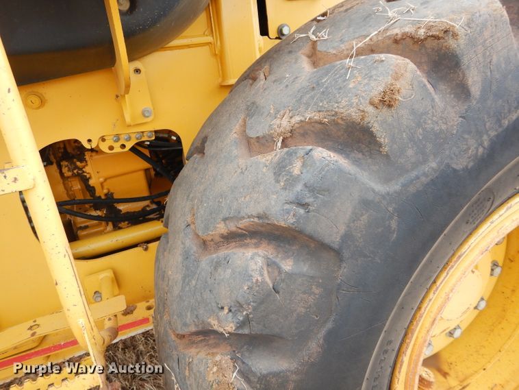 image for item GF9922 2006 John Deere 444J wheel loader