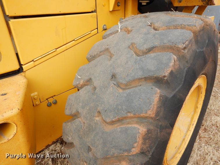 image for item GF9922 2006 John Deere 444J wheel loader