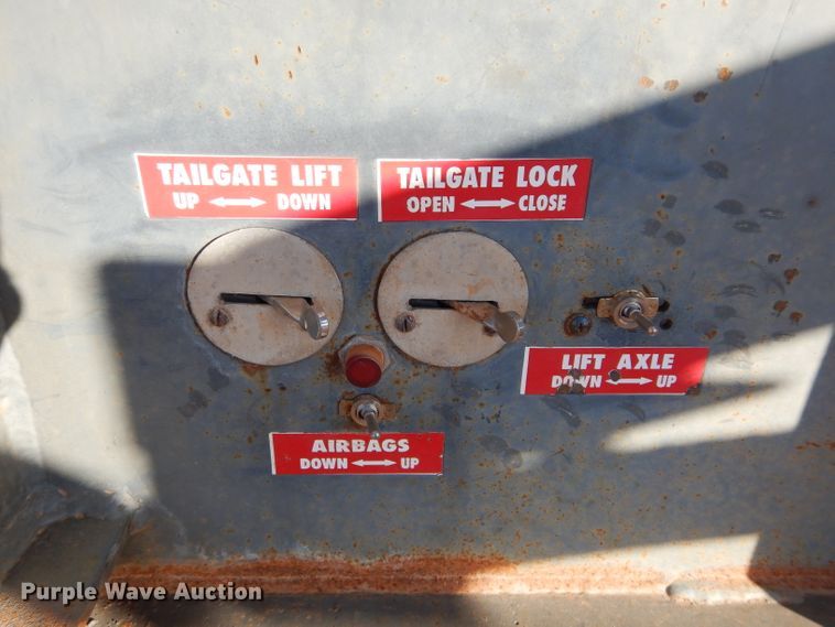 image for item GF9943 1995 Clement RK2S2825BT-AIR end dump trailer