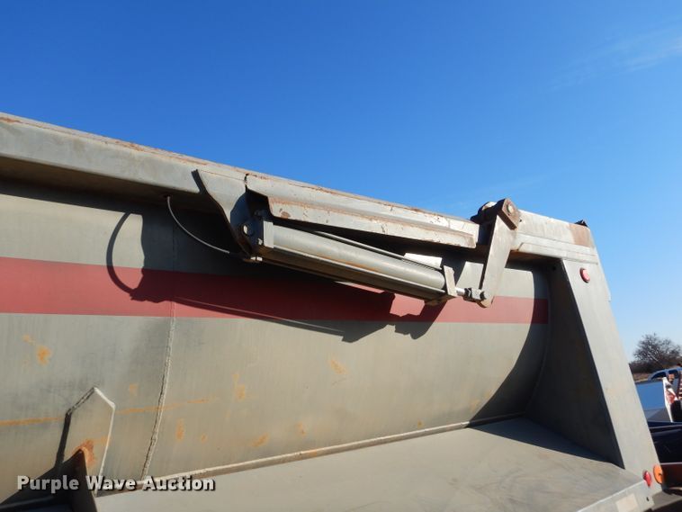 image for item GF9943 1995 Clement RK2S2825BT-AIR end dump trailer