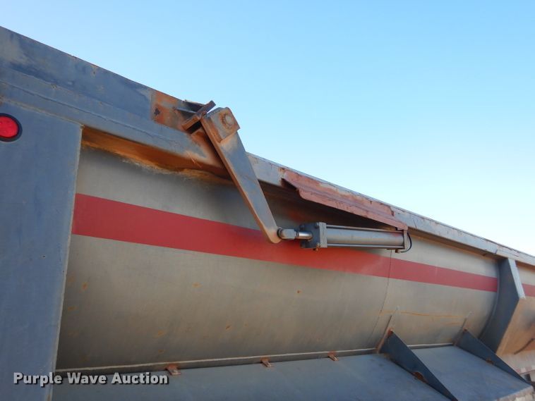 image for item GF9943 1995 Clement RK2S2825BT-AIR end dump trailer