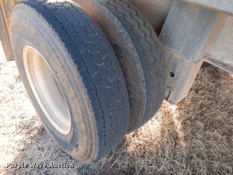 image for item GF9943 1995 Clement RK2S2825BT-AIR end dump trailer