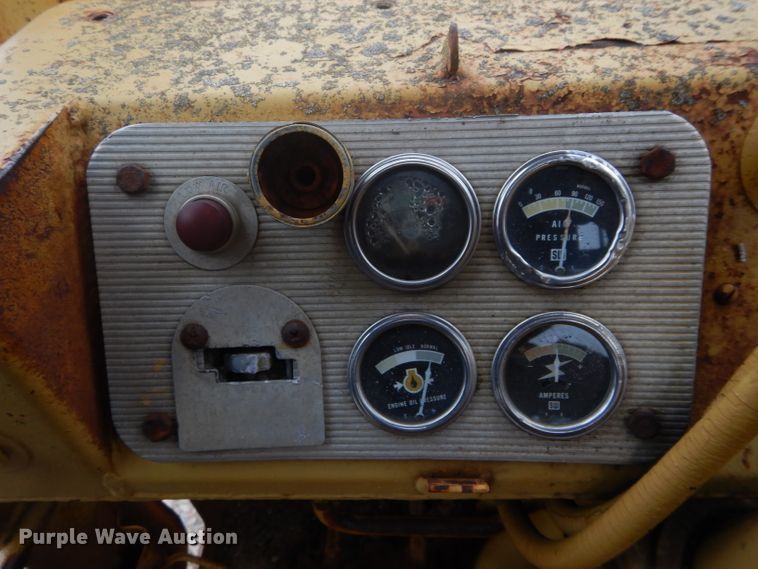 image for item GF9966 Caterpillar 627B conventional scraper