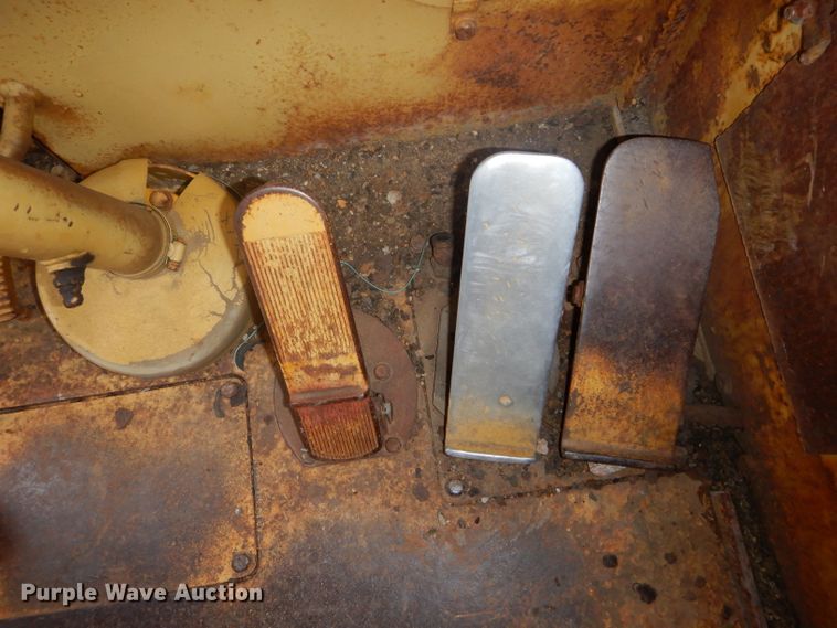 image for item GF9966 Caterpillar 627B conventional scraper