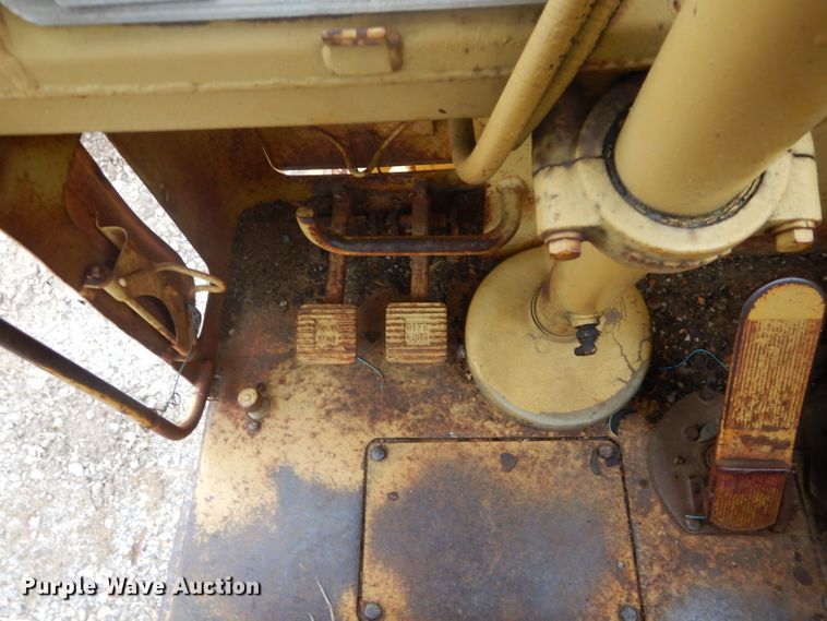 image for item GF9966 Caterpillar 627B conventional scraper