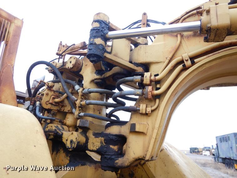image for item GF9966 Caterpillar 627B conventional scraper