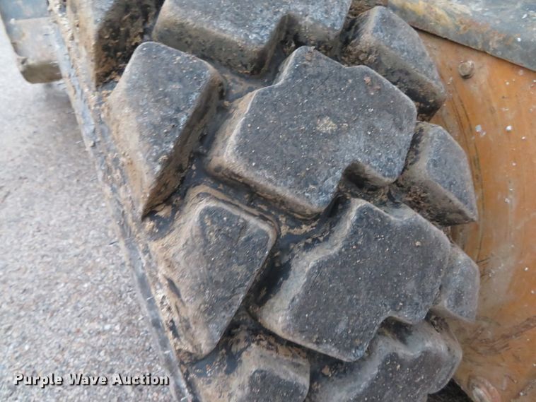 image for item GI9033 2007 Case 440 skid steer