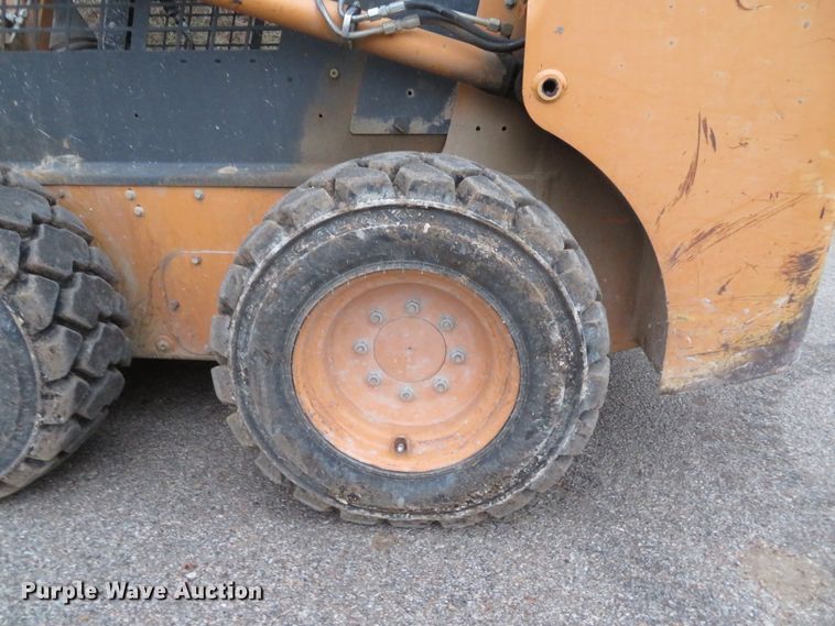 image for item GI9033 2007 Case 440 skid steer
