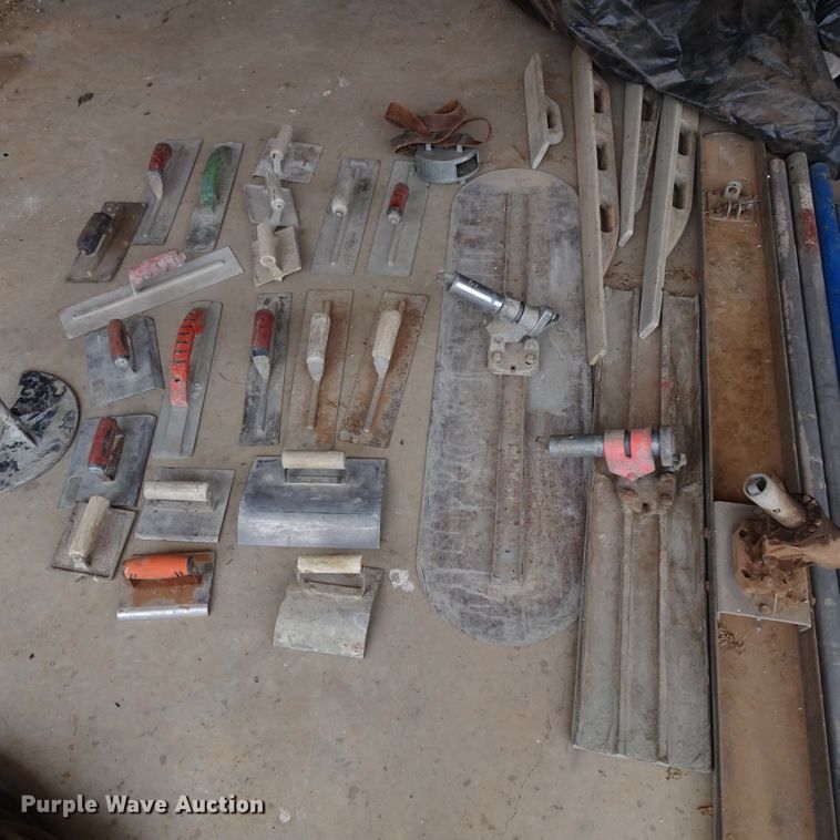 image for item GI9750 Concrete finishing tools