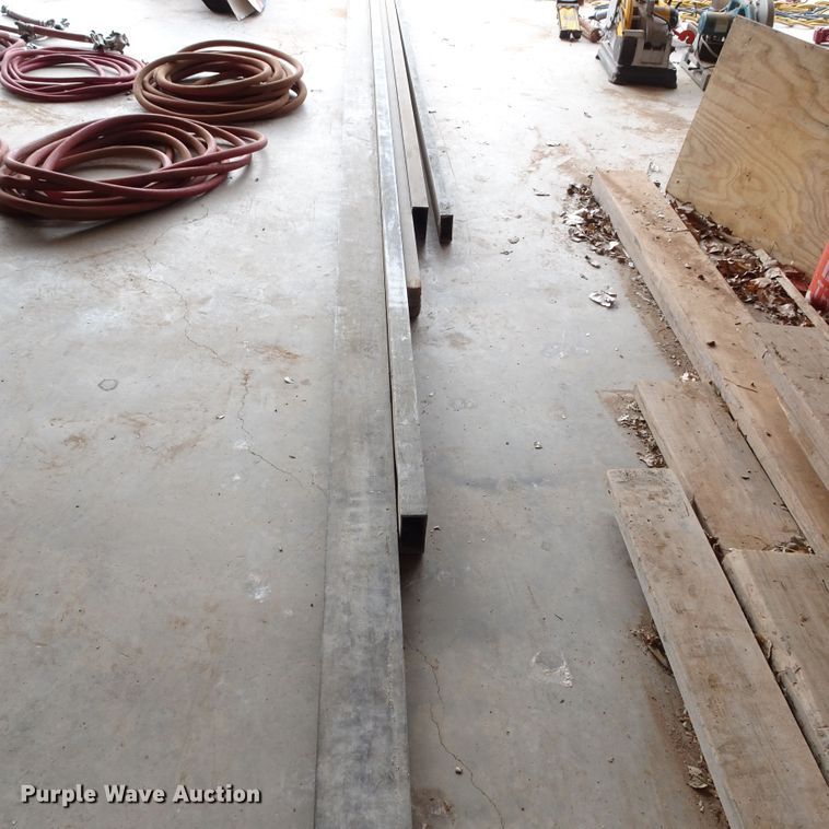 image for item GI9758 Concrete equipment