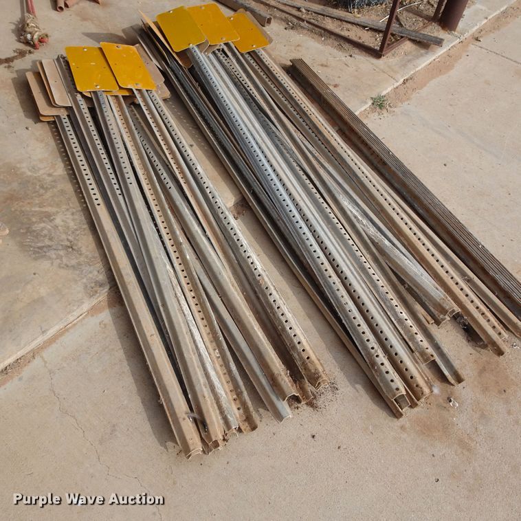 image for item GI9764 Traffic control barrels