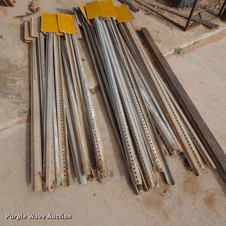 image for item GI9764 Traffic control barrels