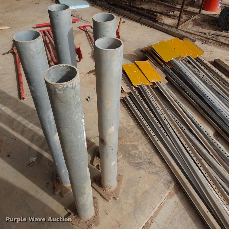 image for item GI9764 Traffic control barrels