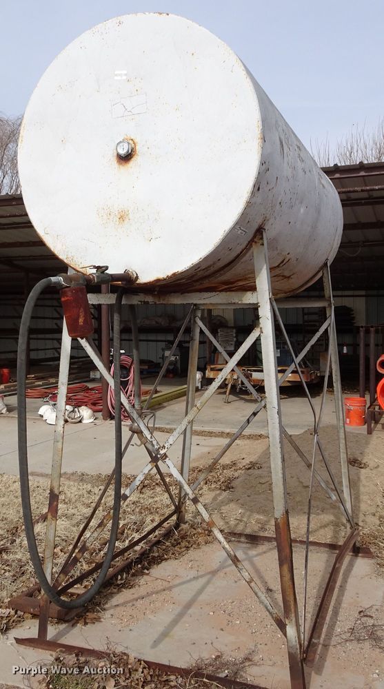 image for item GI9767 500 gallon fuel tank