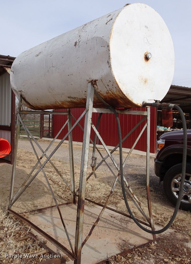 image for item GI9767 500 gallon fuel tank