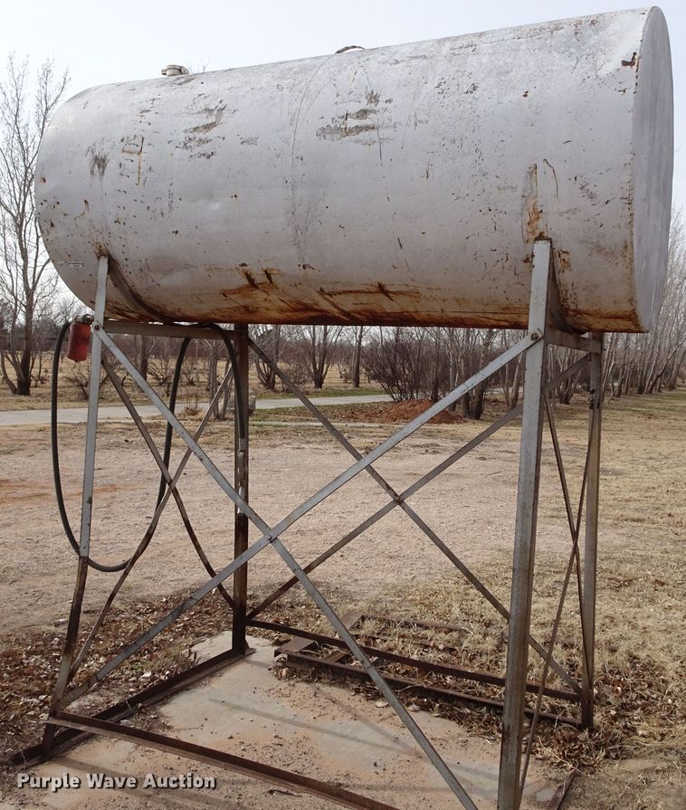 image for item GI9767 500 gallon fuel tank