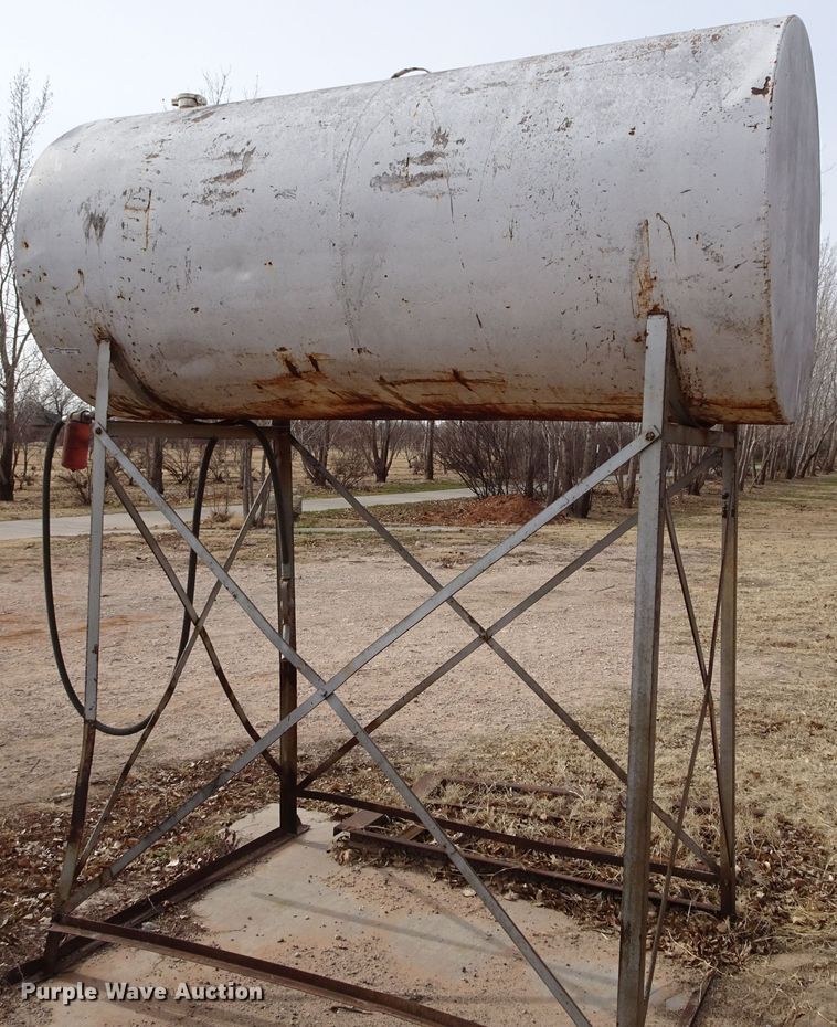 image for item GI9767 500 gallon fuel tank