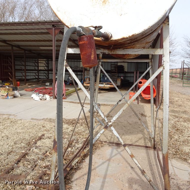 image for item GI9767 500 gallon fuel tank