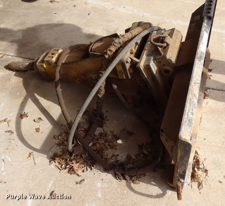 image for item GI9768 Skid steer breaker