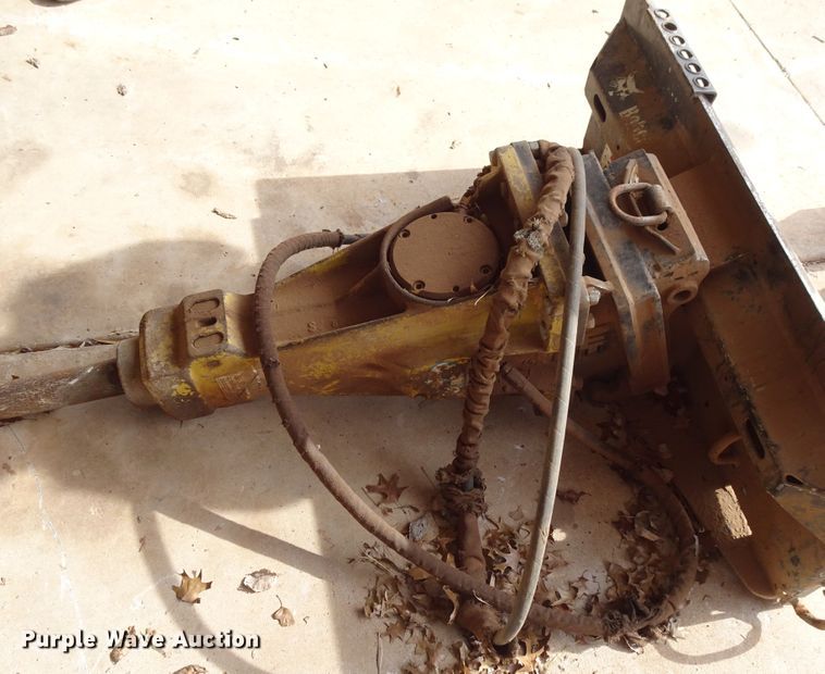 image for item GI9768 Skid steer breaker