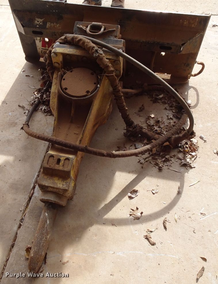 image for item GI9768 Skid steer breaker