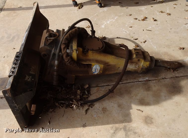 image for item GI9768 Skid steer breaker