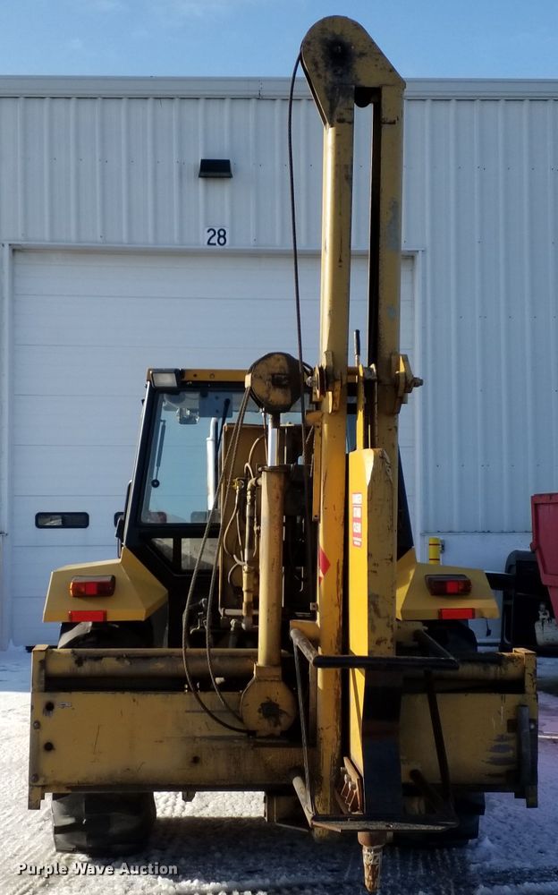 image for item GJ9171 1997 New Holland 545D industrial tractor