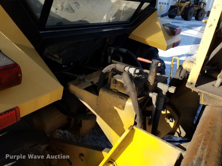 image for item GJ9171 1997 New Holland 545D industrial tractor