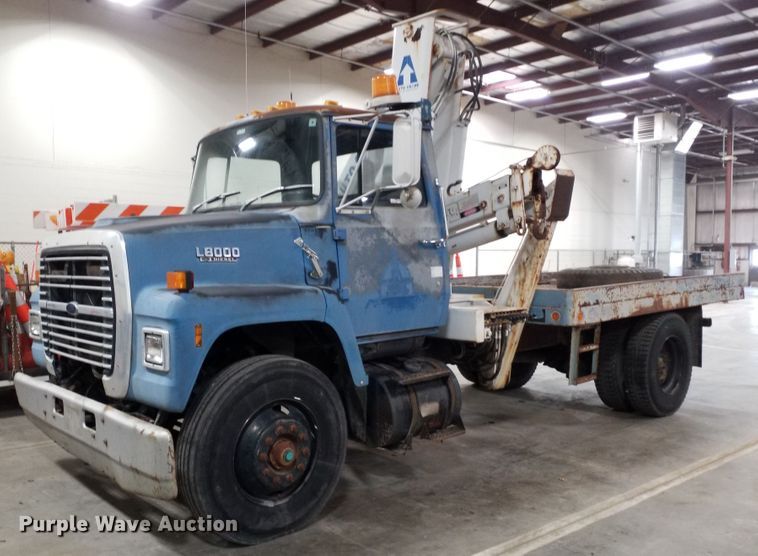 image for item GJ9172 1988 Ford L8000 crane truck