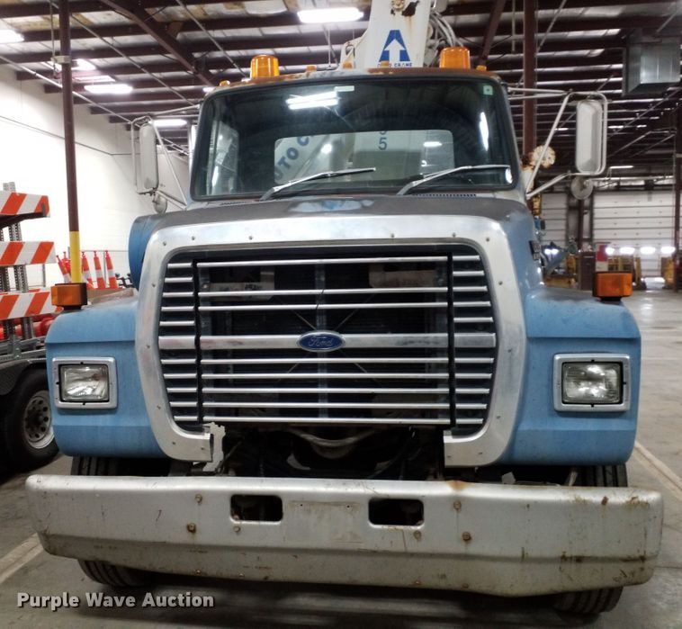 image for item GJ9172 1988 Ford L8000 crane truck