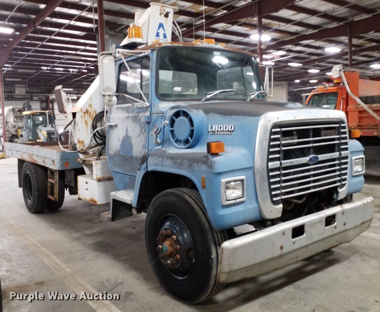 image for item GJ9172 1988 Ford L8000 crane truck