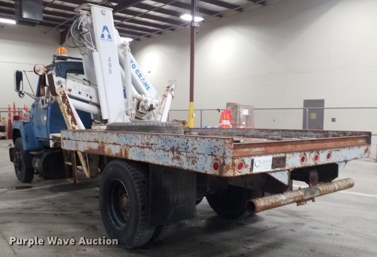 image for item GJ9172 1988 Ford L8000 crane truck