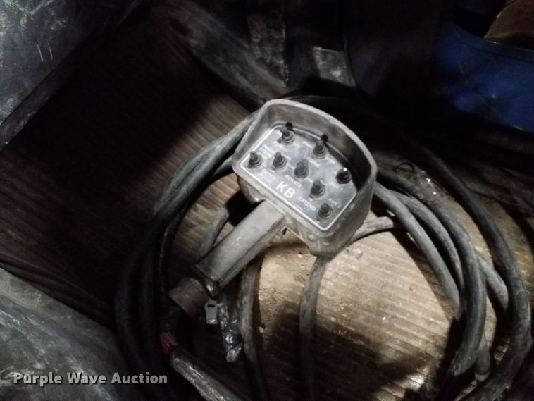 image for item GJ9172 1988 Ford L8000 crane truck