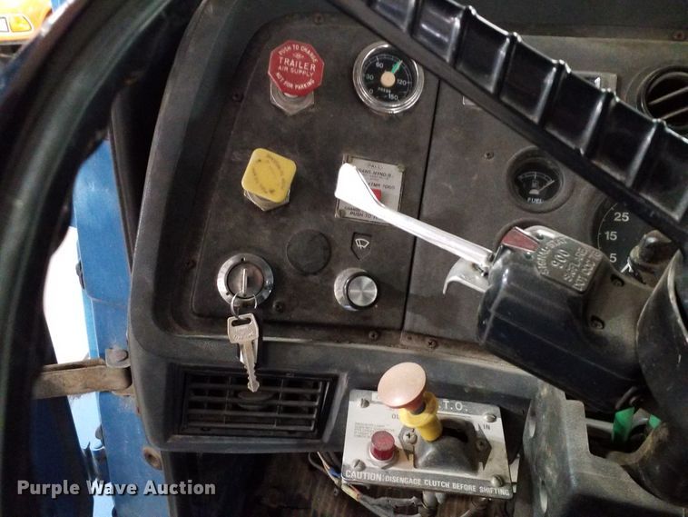 image for item GJ9172 1988 Ford L8000 crane truck