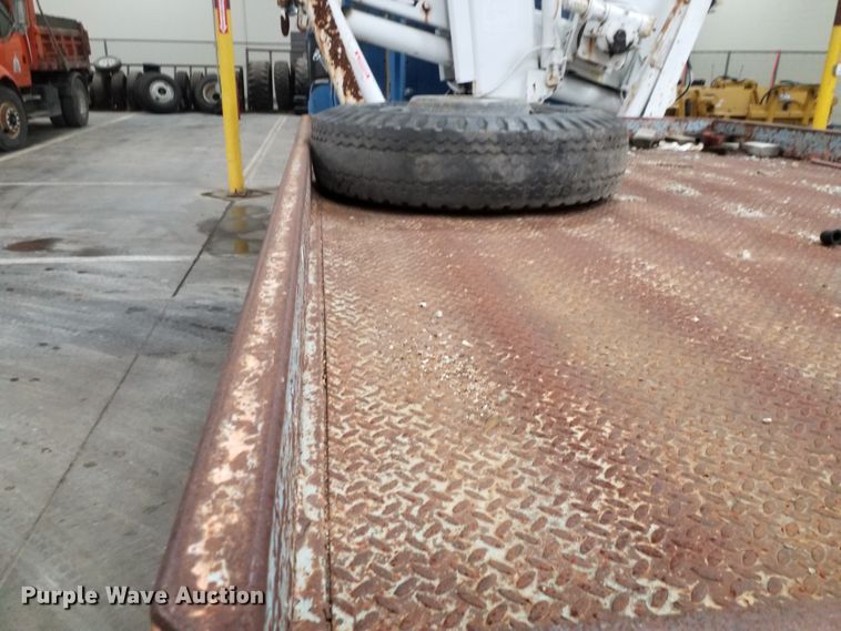 image for item GJ9172 1988 Ford L8000 crane truck