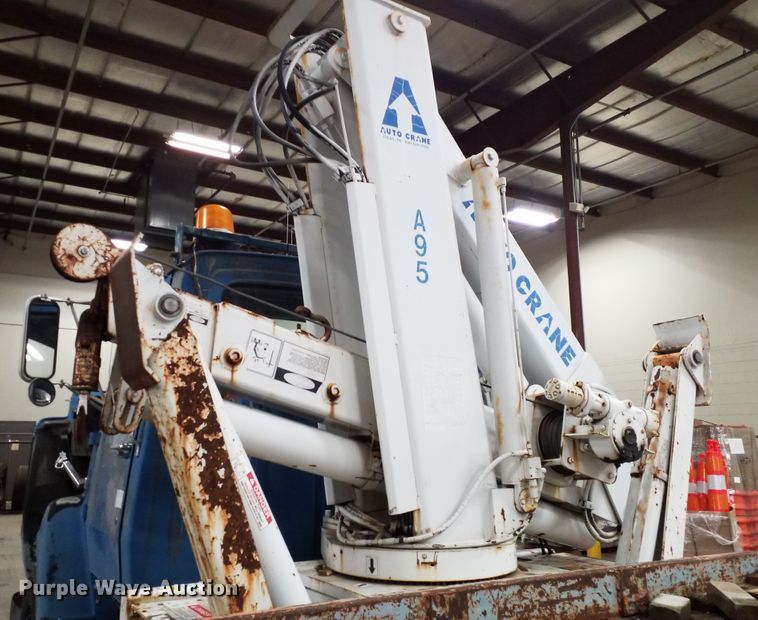 image for item GJ9172 1988 Ford L8000 crane truck