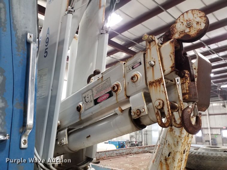 image for item GJ9172 1988 Ford L8000 crane truck