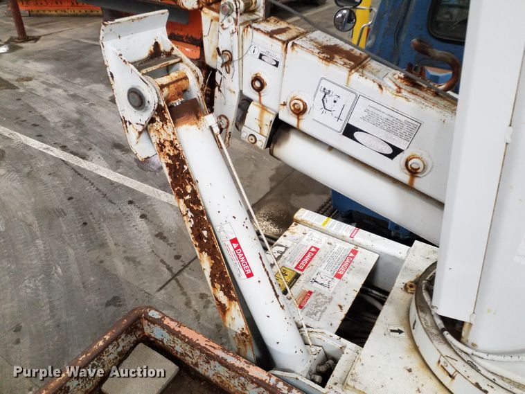 image for item GJ9172 1988 Ford L8000 crane truck