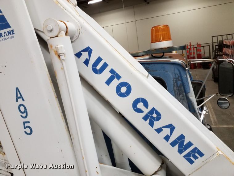 image for item GJ9172 1988 Ford L8000 crane truck