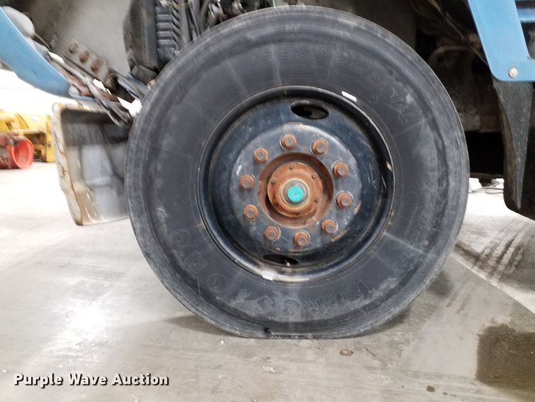 image for item GJ9172 1988 Ford L8000 crane truck