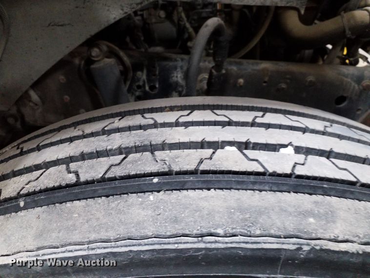 image for item GJ9172 1988 Ford L8000 crane truck