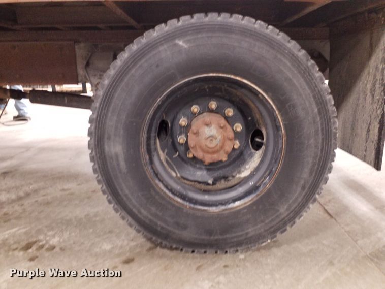 image for item GJ9172 1988 Ford L8000 crane truck