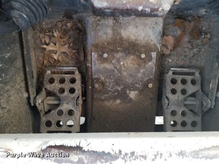 image for item GJ9176 2004 Bobcat S250 skid steer