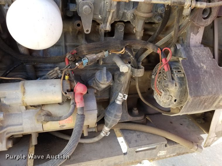 image for item GJ9176 2004 Bobcat S250 skid steer