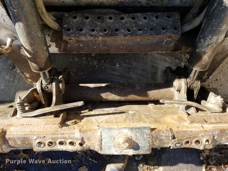 image for item GJ9176 2004 Bobcat S250 skid steer