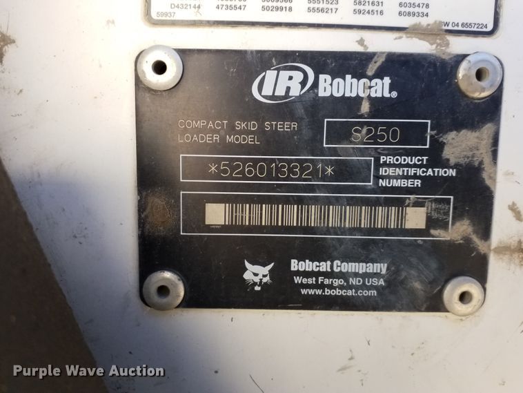 image for item GJ9176 2004 Bobcat S250 skid steer