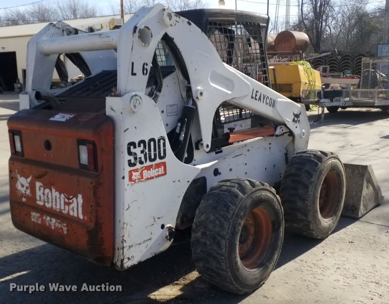 image for item GJ9177 2006 Bobcat S300 skid steer