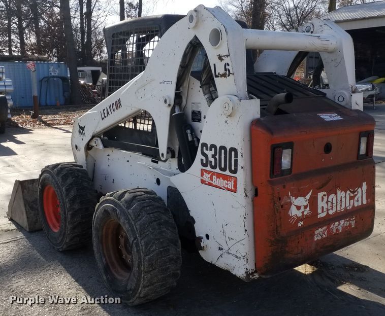image for item GJ9177 2006 Bobcat S300 skid steer