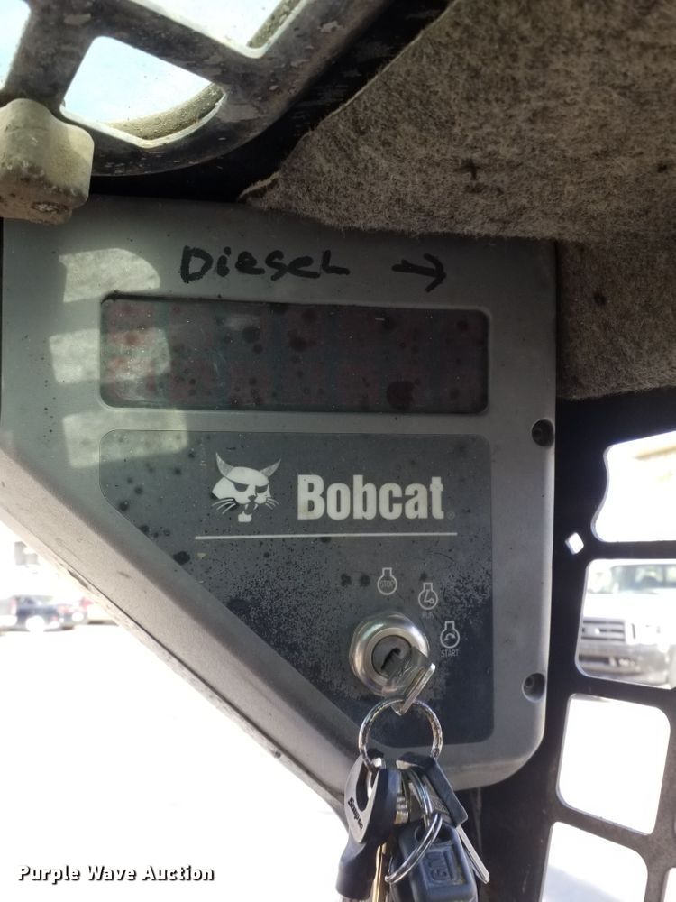 image for item GJ9177 2006 Bobcat S300 skid steer